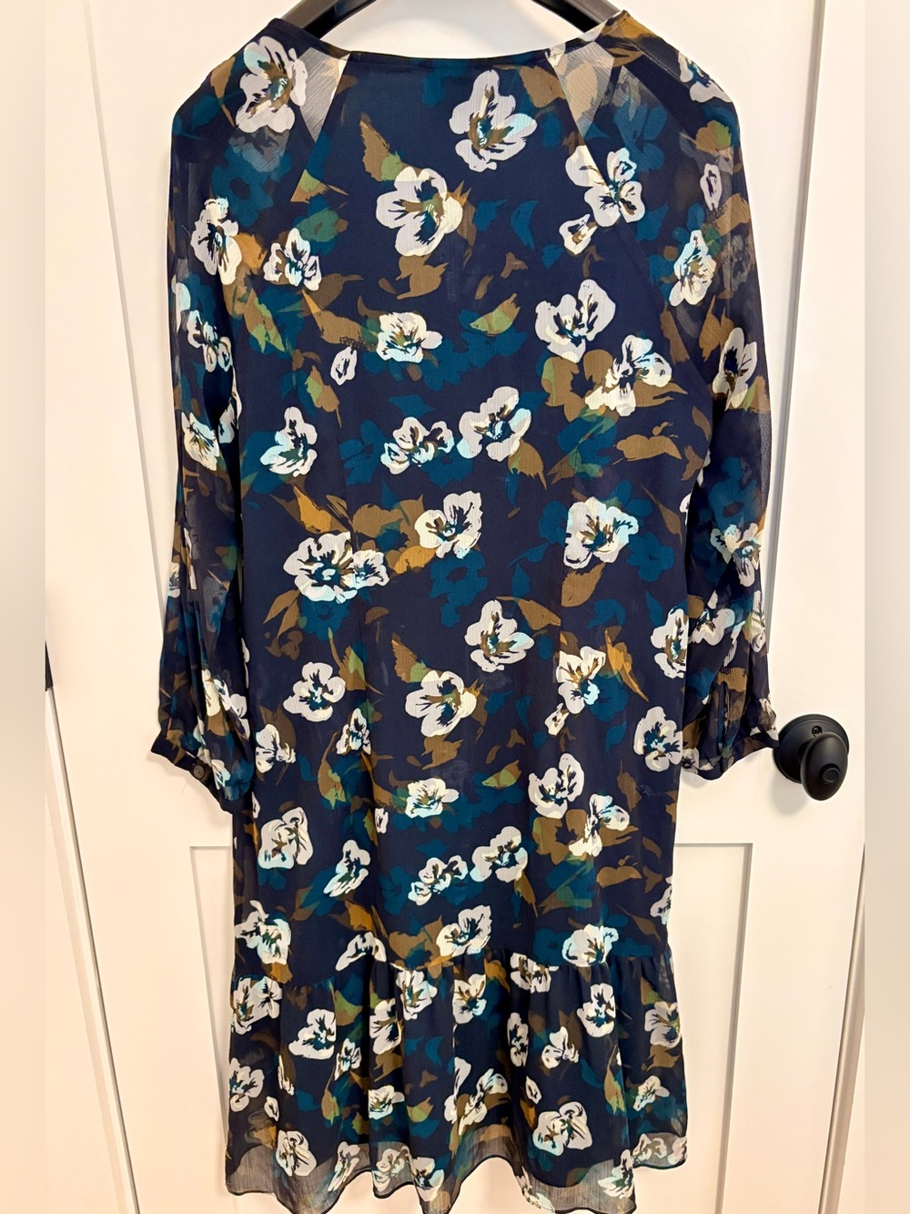 CAbi MFloral Navy Midi Dress - Navy Floral Women’s Dress. 19” bust. Lightweight
